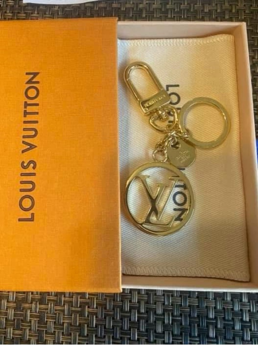 Louis Vuitton Gold Round LV Charm Key Ring